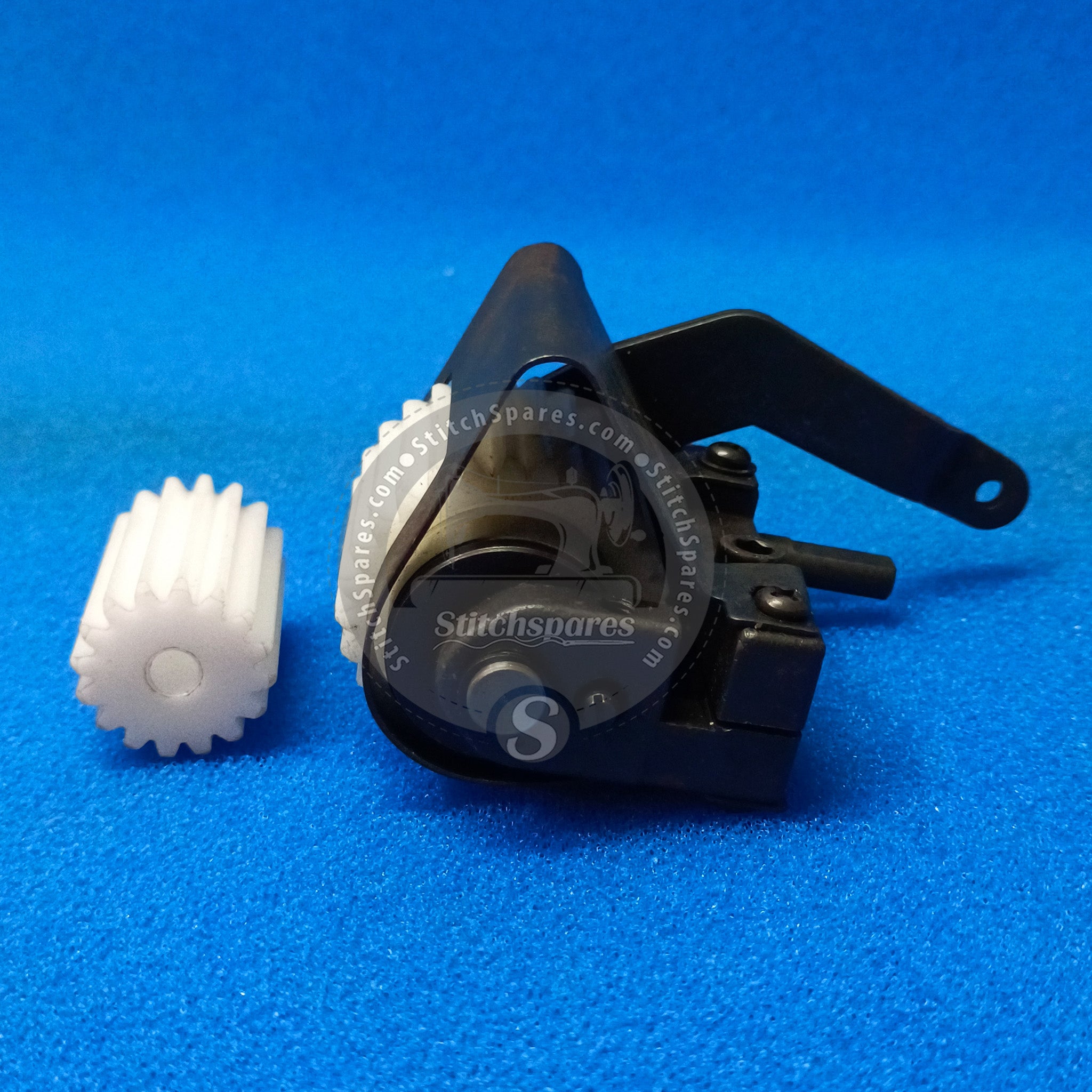 256554-9PY0 Upper Puller Device Asm. PEGASUS W600 Flatlock Machine