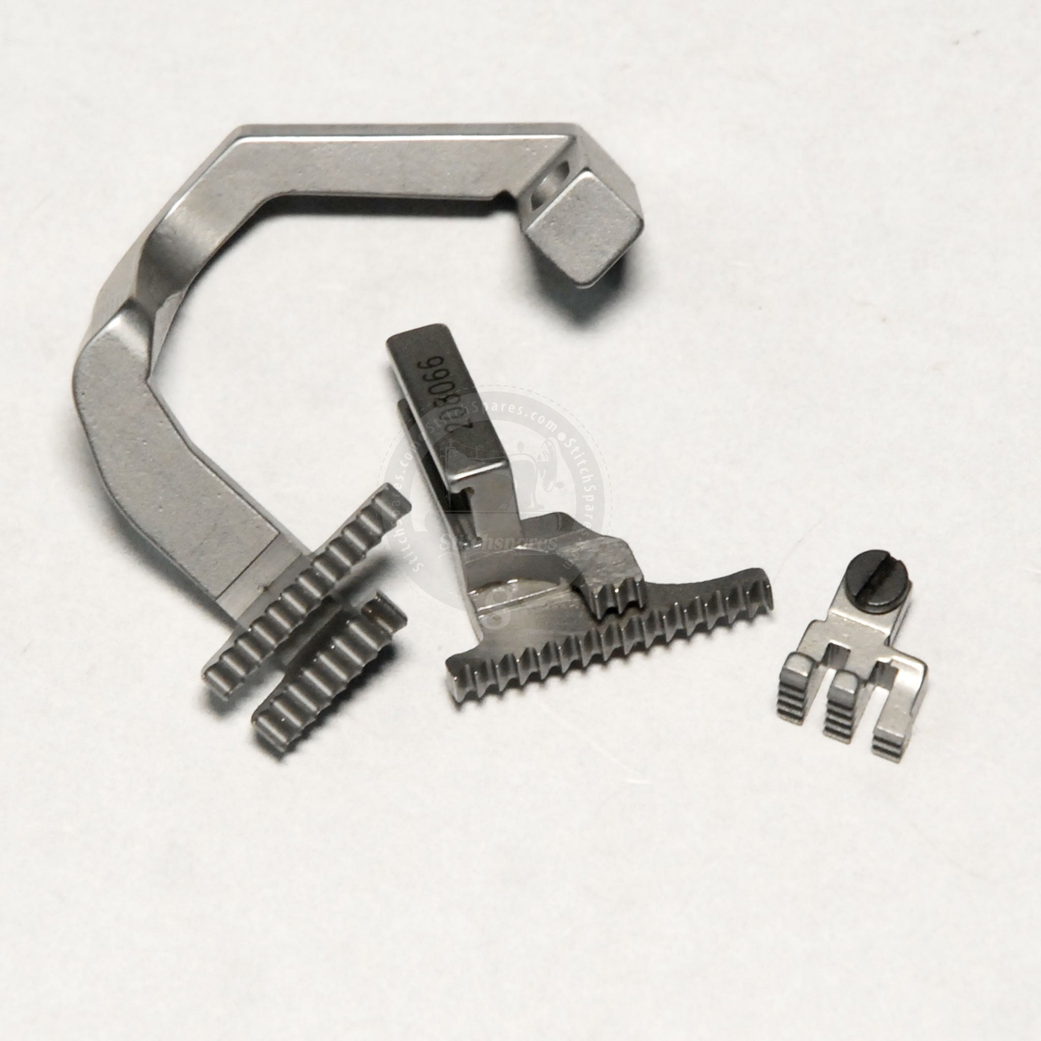 208219  208066 ( 204396  208060 ) Feed dog Set Pegasus M700 Overlock Machine Spare Part