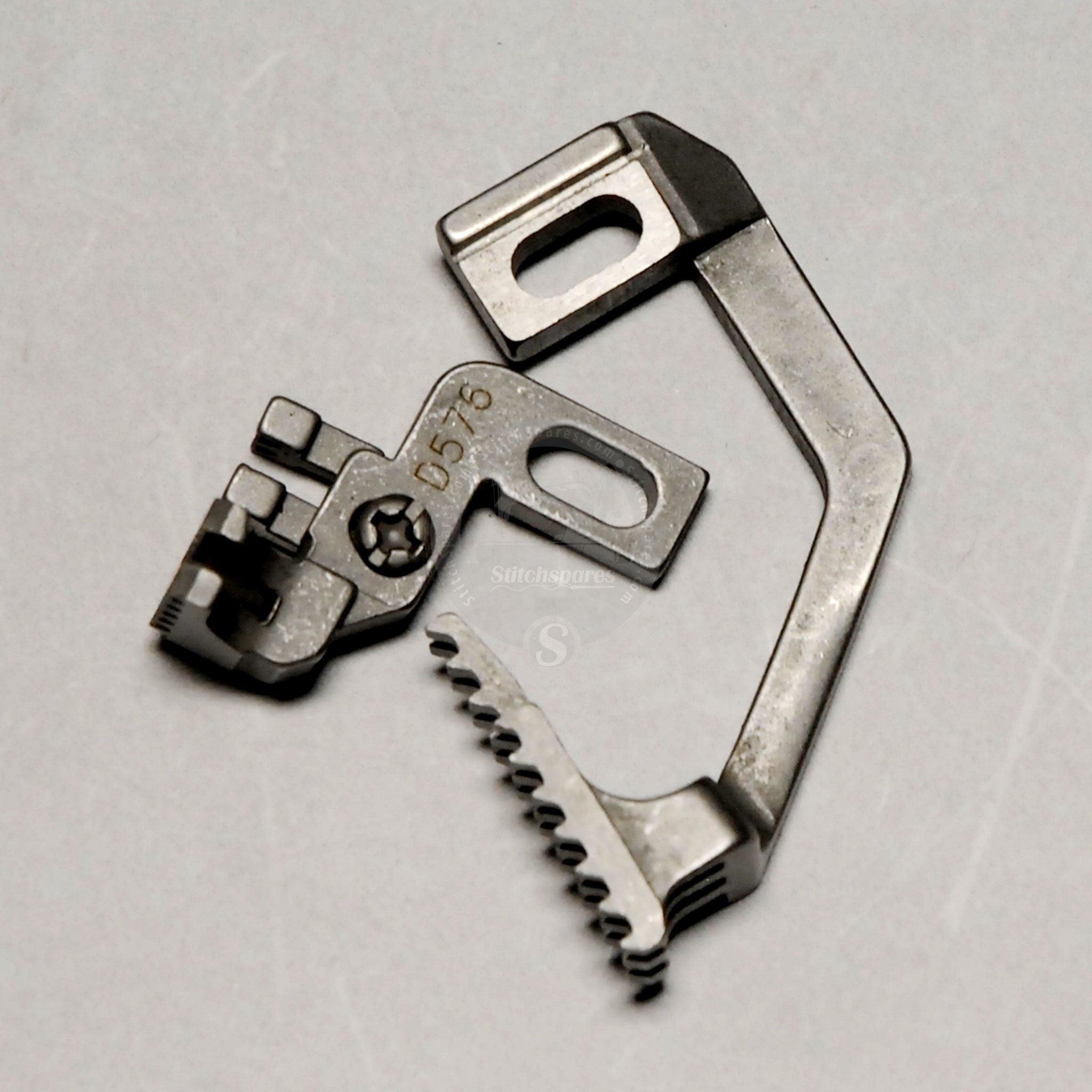 D576H446 Feed Dog Set 4 Thread Heavy Duty Siruba 747 Overlock Machine