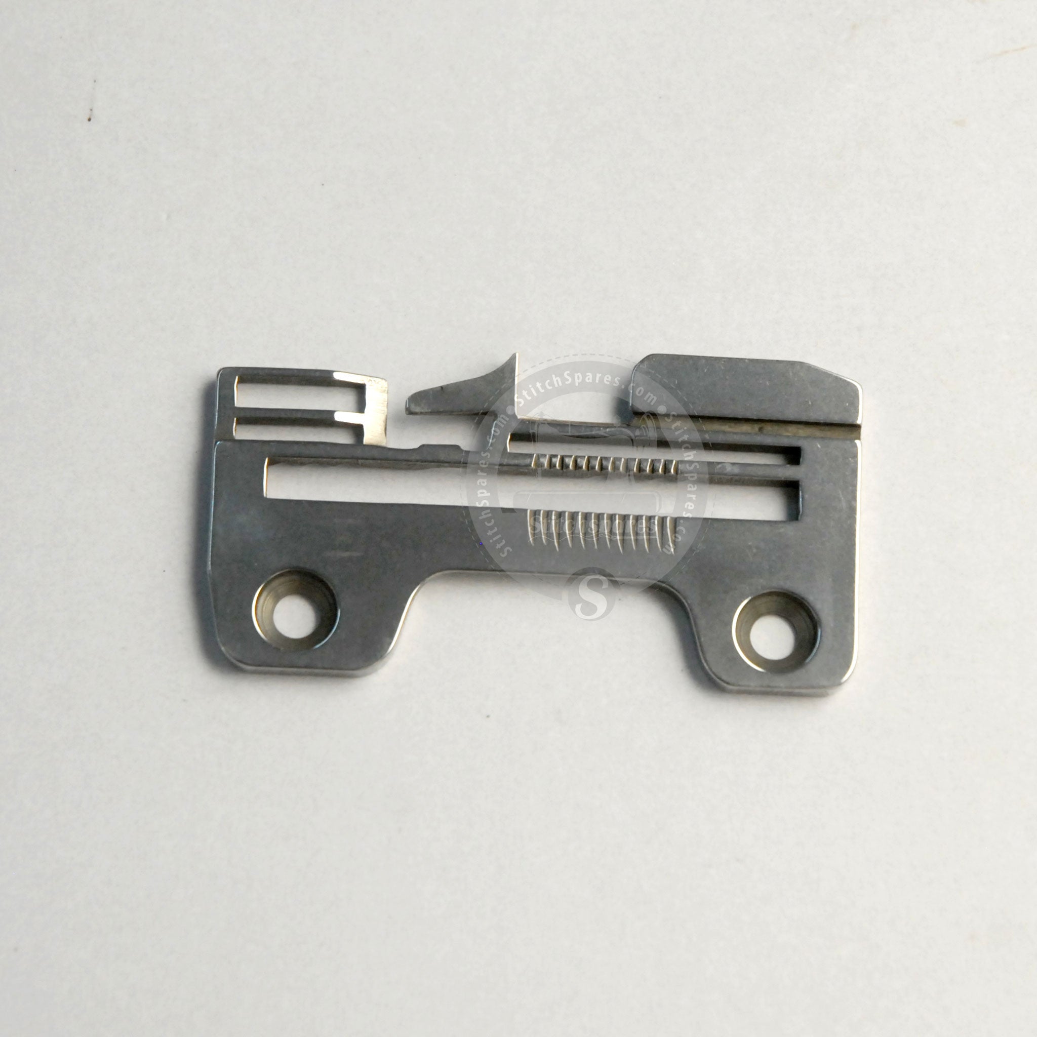 2108013 Y2108013 Placa de aguja Pieza de máquina de coser Overlock Yamato