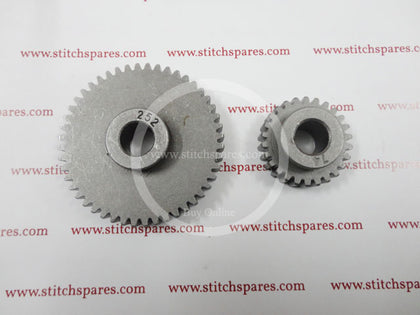 B2944-761-000/B2945-761-000 Spur Gear Set 252 X 74 Juki Button Holing Machine Spare Part