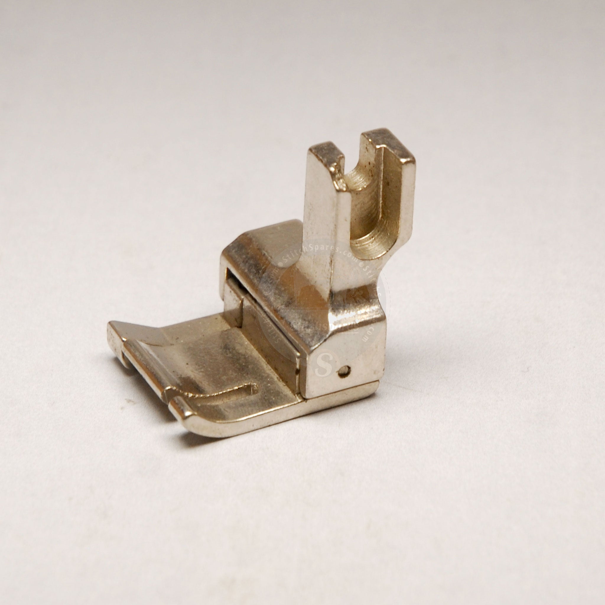 औद्योगिक सिलाई मशीन स्पेयर पार्ट के लिए सीएल 1/2 लेफ्ट साइड क्षतिपूर्ति प्रेसर फुट: