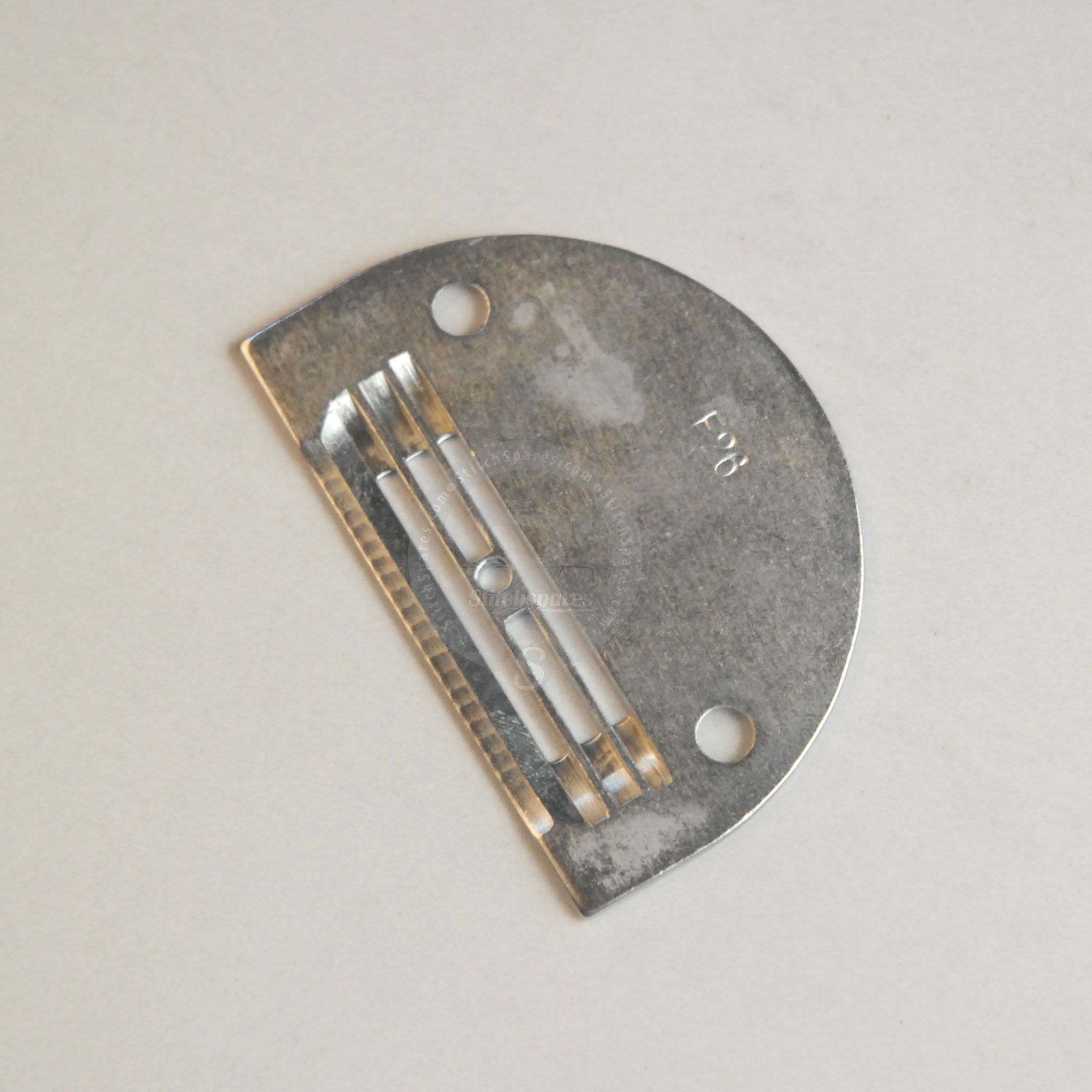 Máquina de pespunte de una sola aguja con placa de aguja E26 Juki